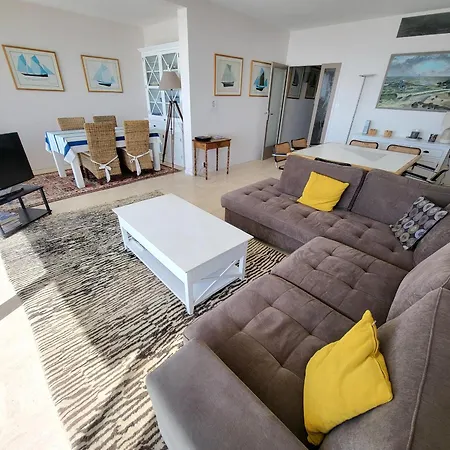 Elegant Avec Balcon, Garage Et Wifi En Bord De - Fr-1-92-889 Apartman