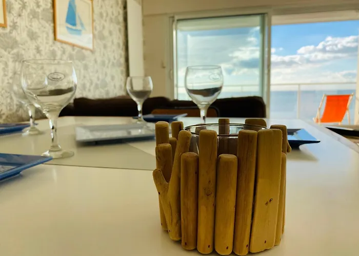 Elegant Avec Balcon, Garage Et Wifi En Bord De - Fr-1-92-889 * Les Sables-dʼOlonne